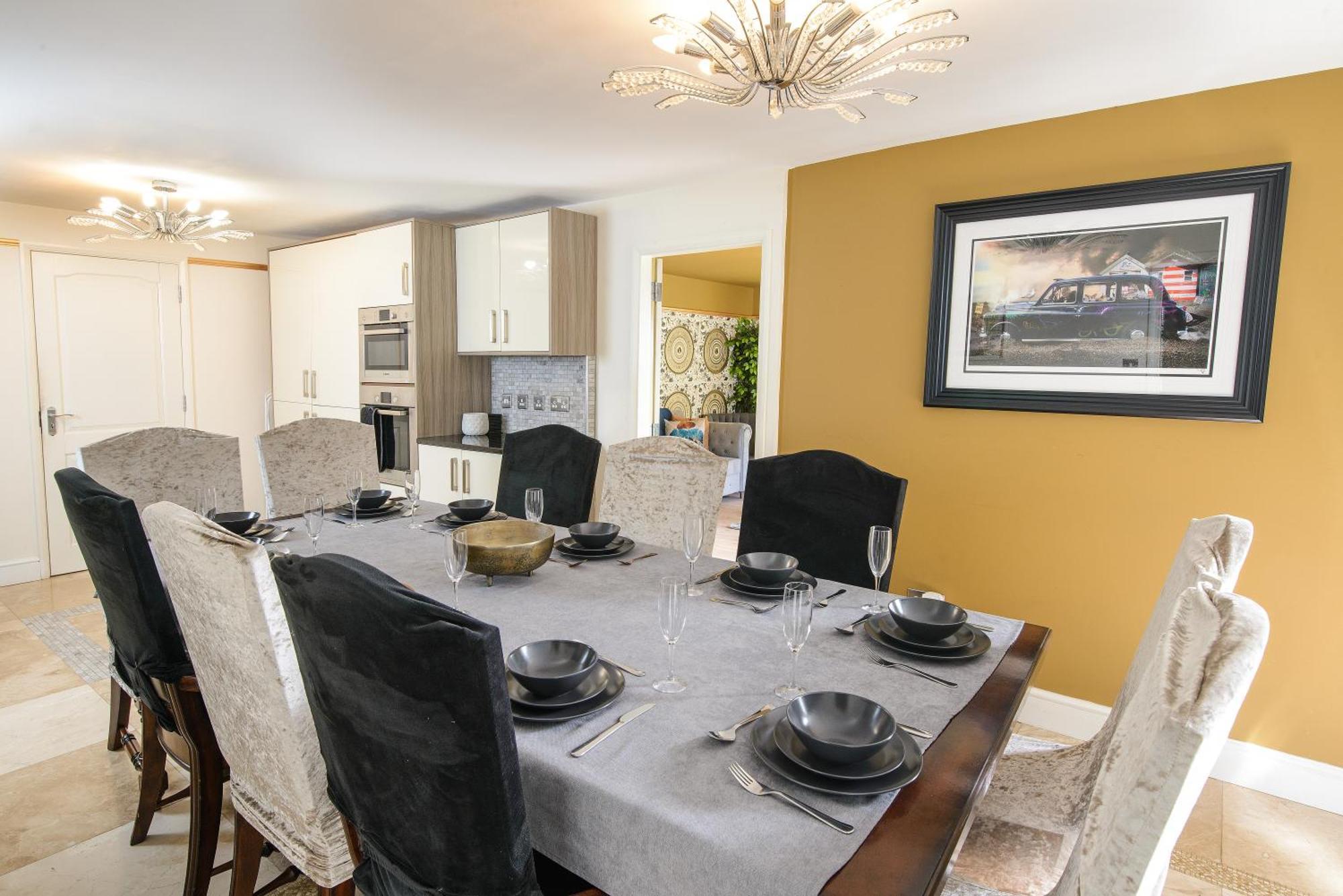 Deluxe 4 Or 5 Bed House With Hot Tub, Cinema Room Sleeps 15 Saffron Walden Eksteriør bilde