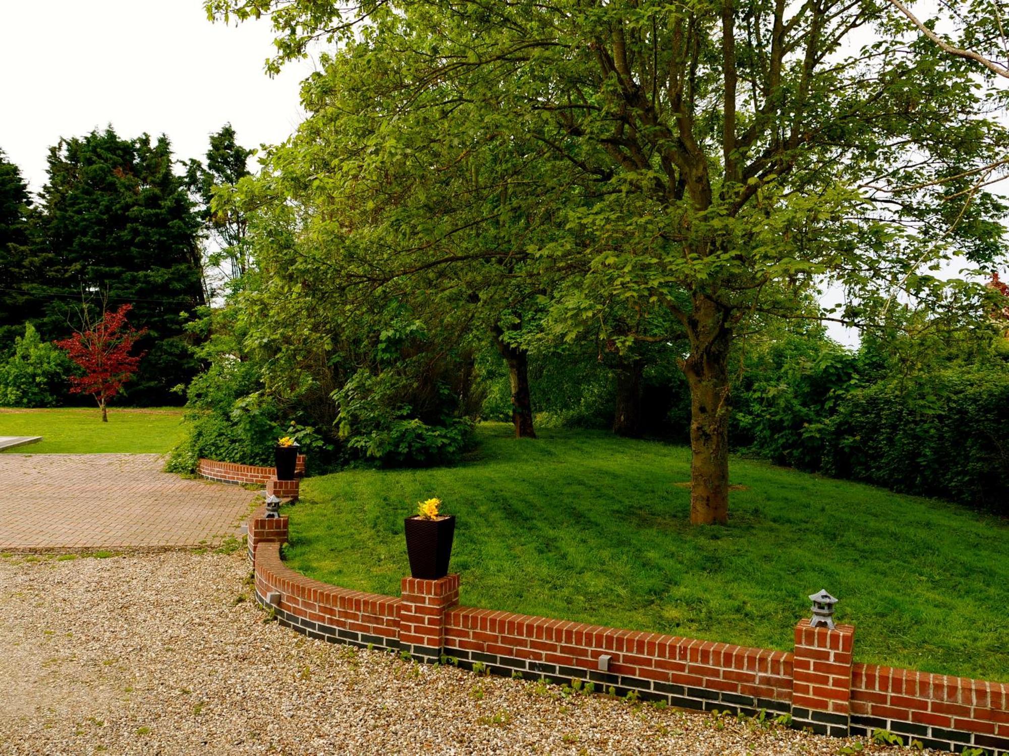 Deluxe 4 Or 5 Bed House With Hot Tub, Cinema Room Sleeps 15 Saffron Walden Eksteriør bilde