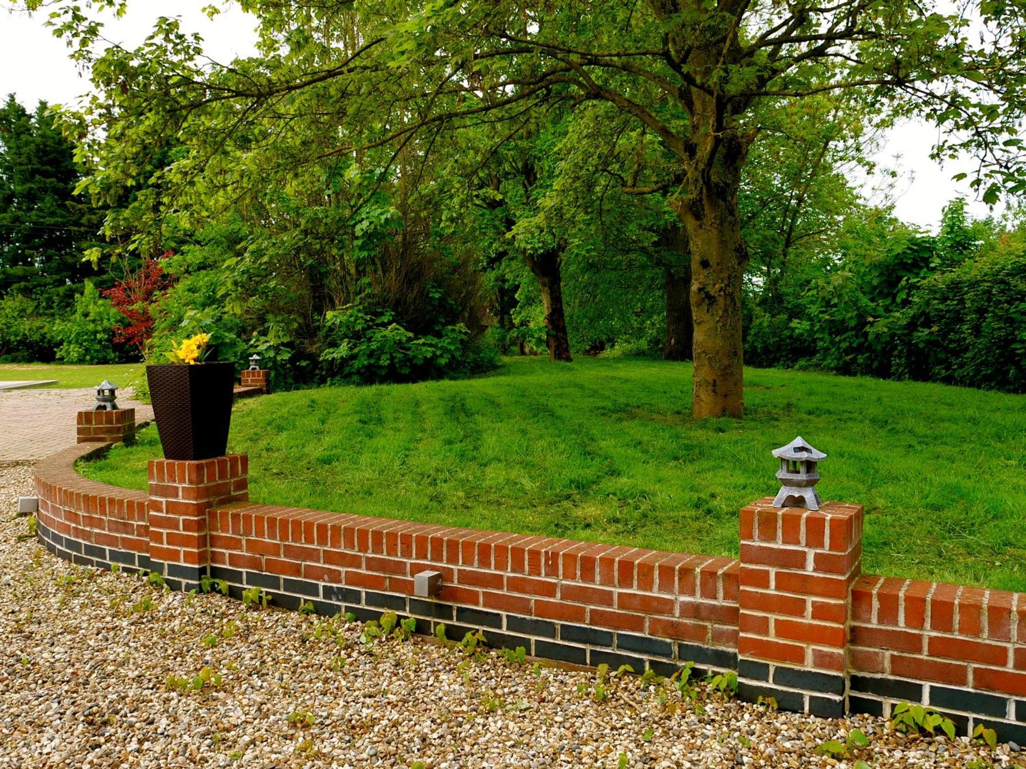 Deluxe 4 Or 5 Bed House With Hot Tub, Cinema Room Sleeps 15 Saffron Walden Eksteriør bilde