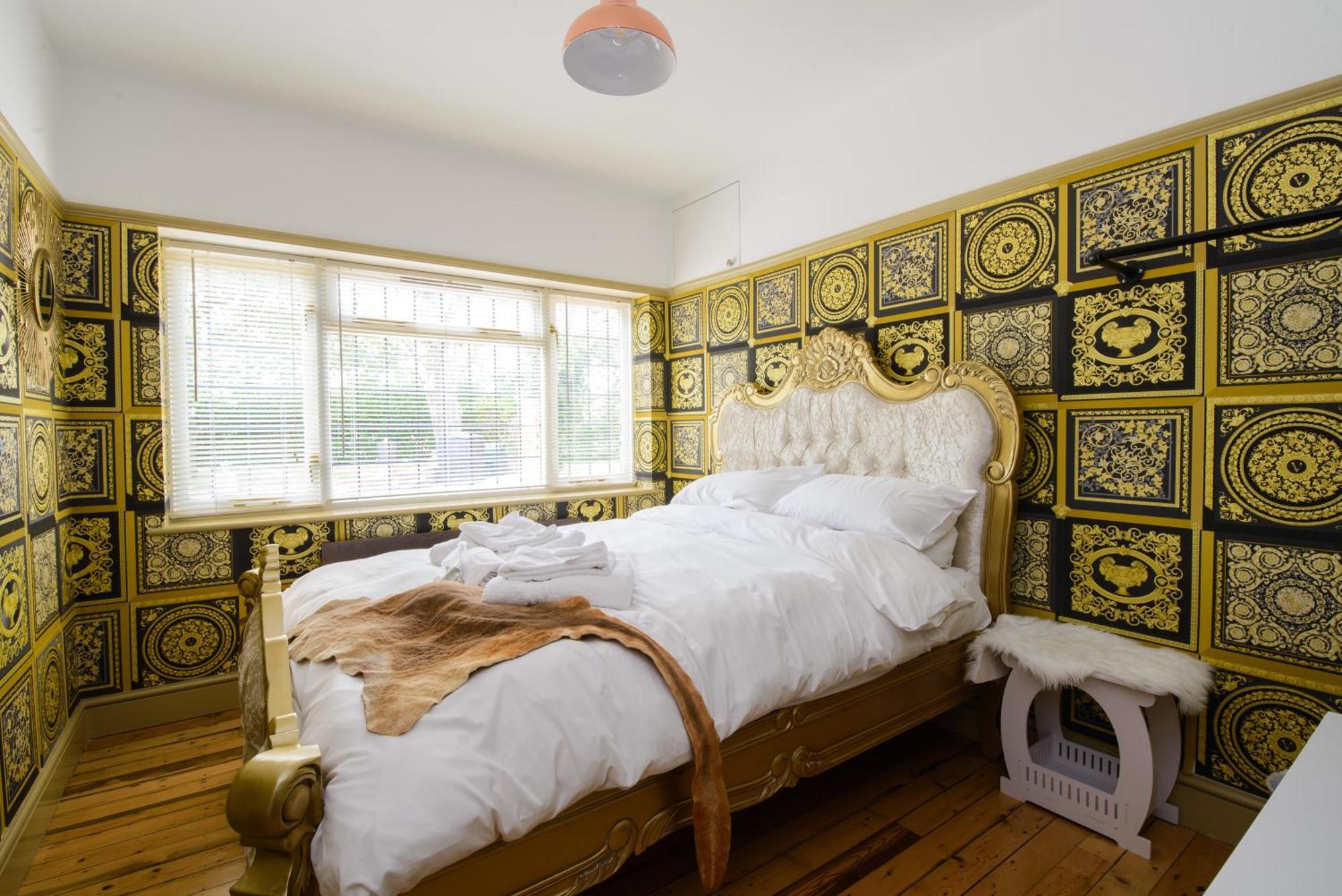 Deluxe 4 Or 5 Bed House With Hot Tub, Cinema Room Sleeps 15 Saffron Walden Eksteriør bilde